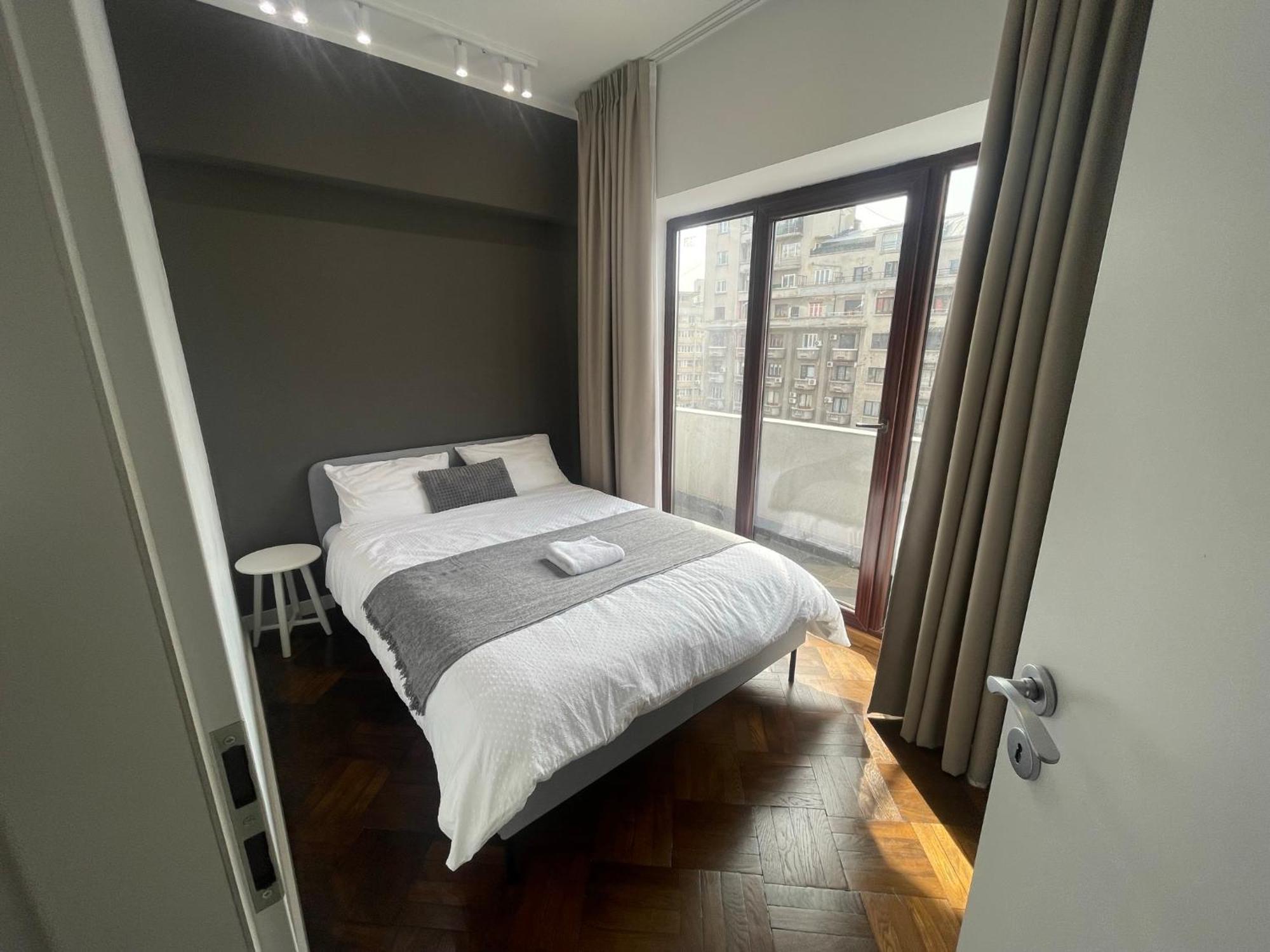 Apartment Elegant Two Bedrooms *